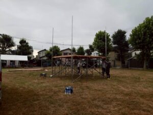 金沢市の松村第二公園で開催した盆踊りのやぐら組立はライフサワダが施工しています。